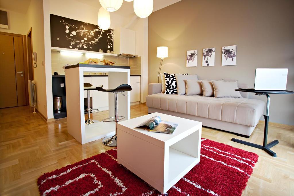 Boutique Apartments 360º Belgrad Rum bild